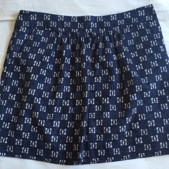 Gap size 2 navy mini skirt with white design - Picture 1 of 7